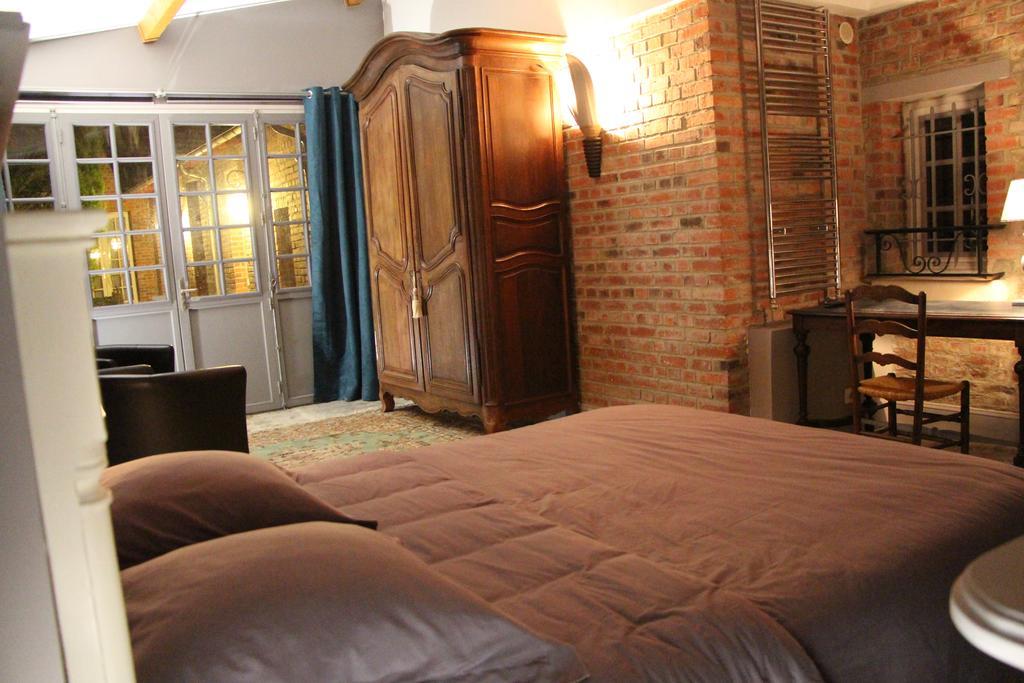 Les Jardins Carnot Hotel กงเปียญ ภายนอก รูปภาพ